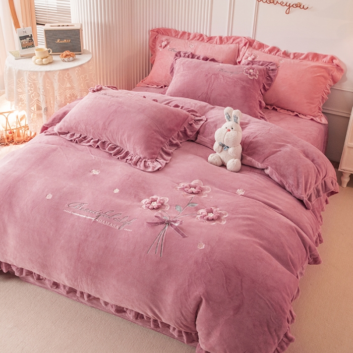 91家纺网 家纺一手货源 找家纺 纽缦 2022新款牛奶绒四件套唯爱系列 唯爱豆沙