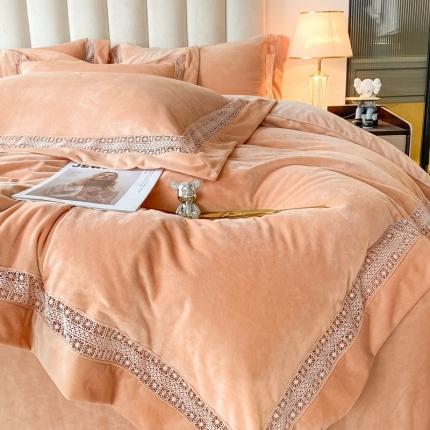 91家纺网 家纺一手货源 找家纺 冬天撸猫感牛奶绒床上四件套双面保暖珊瑚绒镂空边被套爱丽典雅灰