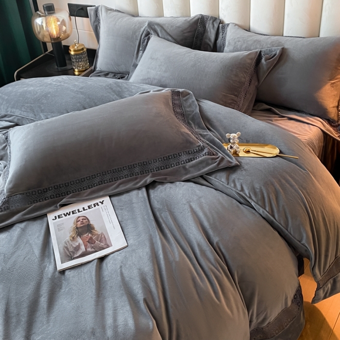 91家纺网 家纺一手货源 找家纺 冬天撸猫感牛奶绒床上四件套双面保暖珊瑚绒镂空边被套爱丽典雅灰