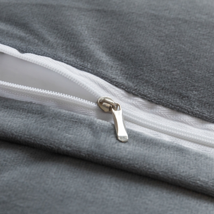 91家纺网 家纺一手货源 找家纺 冬天撸猫感牛奶绒床上四件套双面保暖珊瑚绒镂空边被套爱丽典雅灰