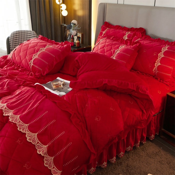 91家纺网 家纺一手货源 找家纺 十个点家纺 2024新款刺绣水晶绒床盖三件套 大红
