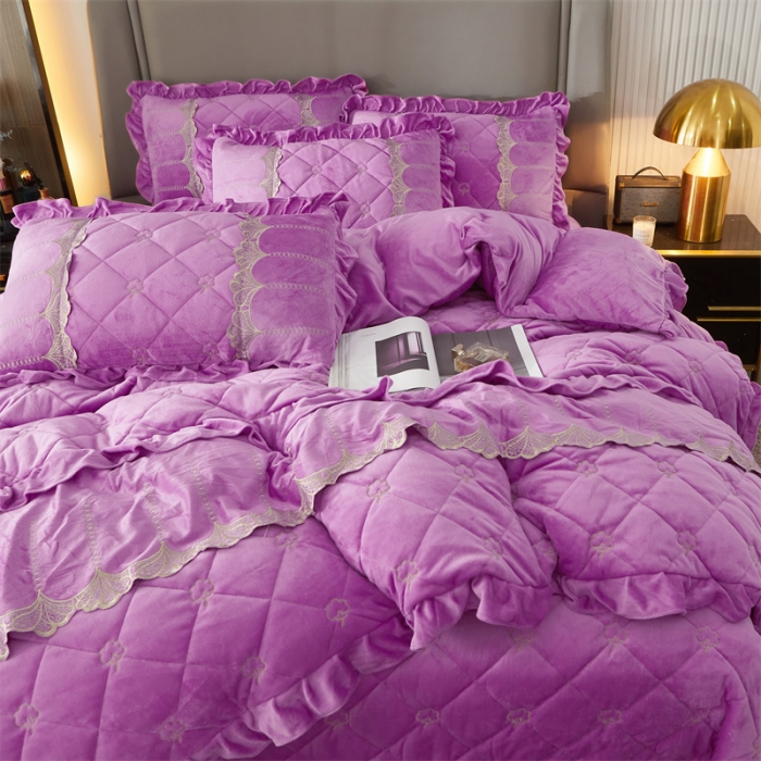 91家纺网 家纺一手货源 找家纺 十个点家纺 2024新款刺绣水晶绒床盖三件套 紫色