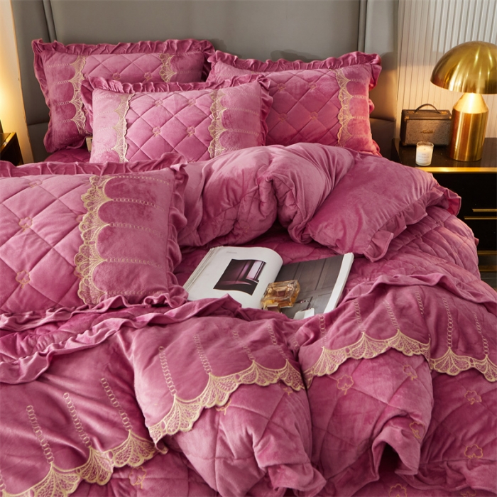 91家纺网 家纺一手货源 找家纺 十个点家纺 2024新款刺绣水晶绒床盖四件套 豆沙