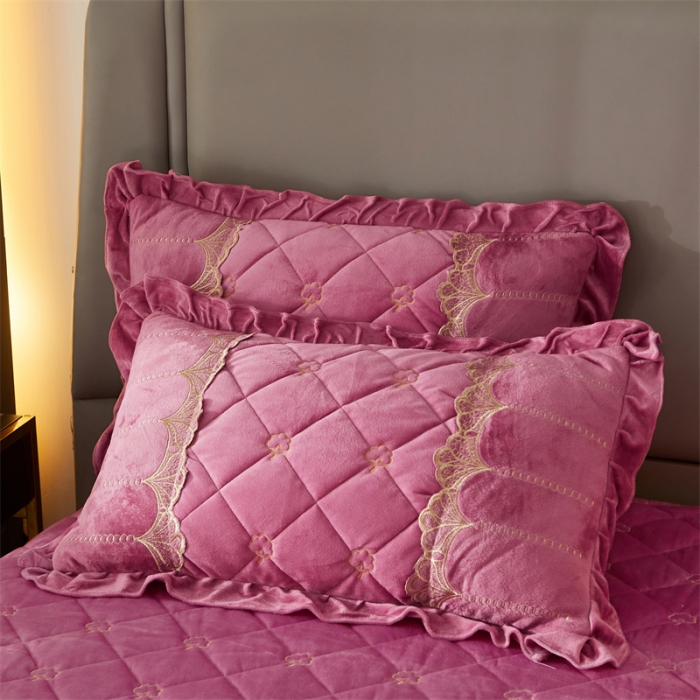 91家纺网 家纺一手货源 找家纺 十个点家纺 2024新款刺绣水晶绒床盖四件套 豆沙