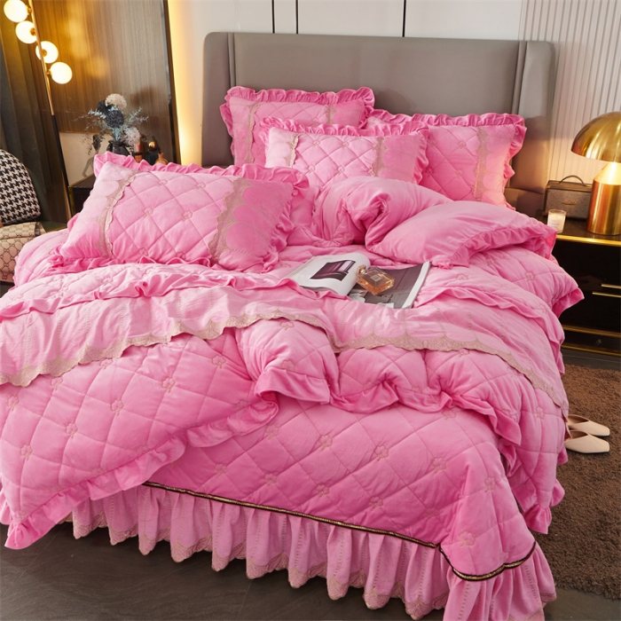 91家纺网 家纺一手货源 找家纺 十个点家纺 2024新款刺绣水晶绒床盖四件套 粉色