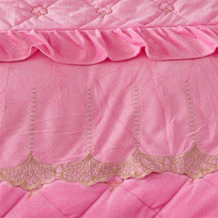 91家纺网 家纺一手货源 找家纺 十个点家纺 2024新款刺绣水晶绒床盖四件套 粉色