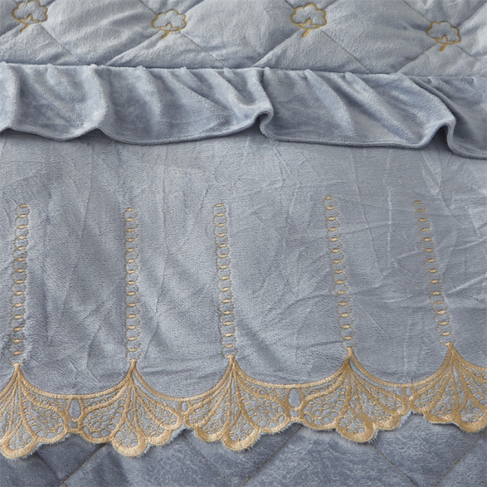 91家纺网 家纺一手货源 找家纺 十个点家纺 2024新款刺绣水晶绒床盖四件套 灰色