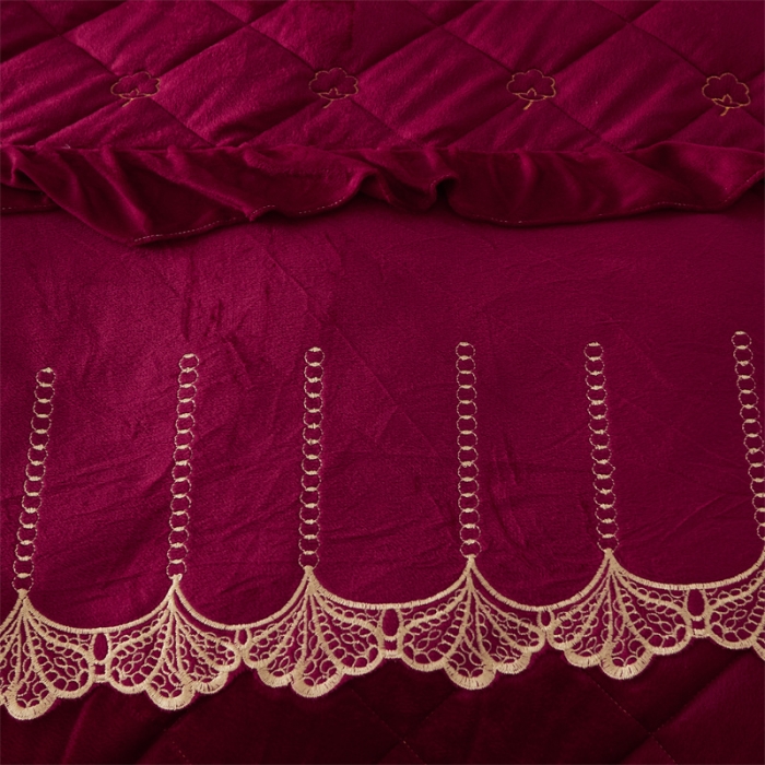 91家纺网 家纺一手货源 找家纺 十个点家纺 2024新款刺绣水晶绒床盖四件套 酒红