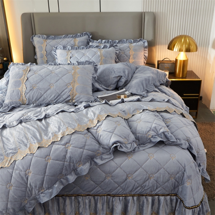 91家纺网 家纺一手货源 找家纺 十个点家纺 2024新款刺绣水晶绒床盖四件套 灰色