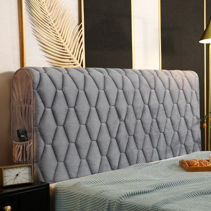 91家纺网 家纺一手货源 找家纺 情恒 2025新款防撞加厚夹棉刺绣绗缝全包床头罩大靠背靠垫-菱形款烟灰