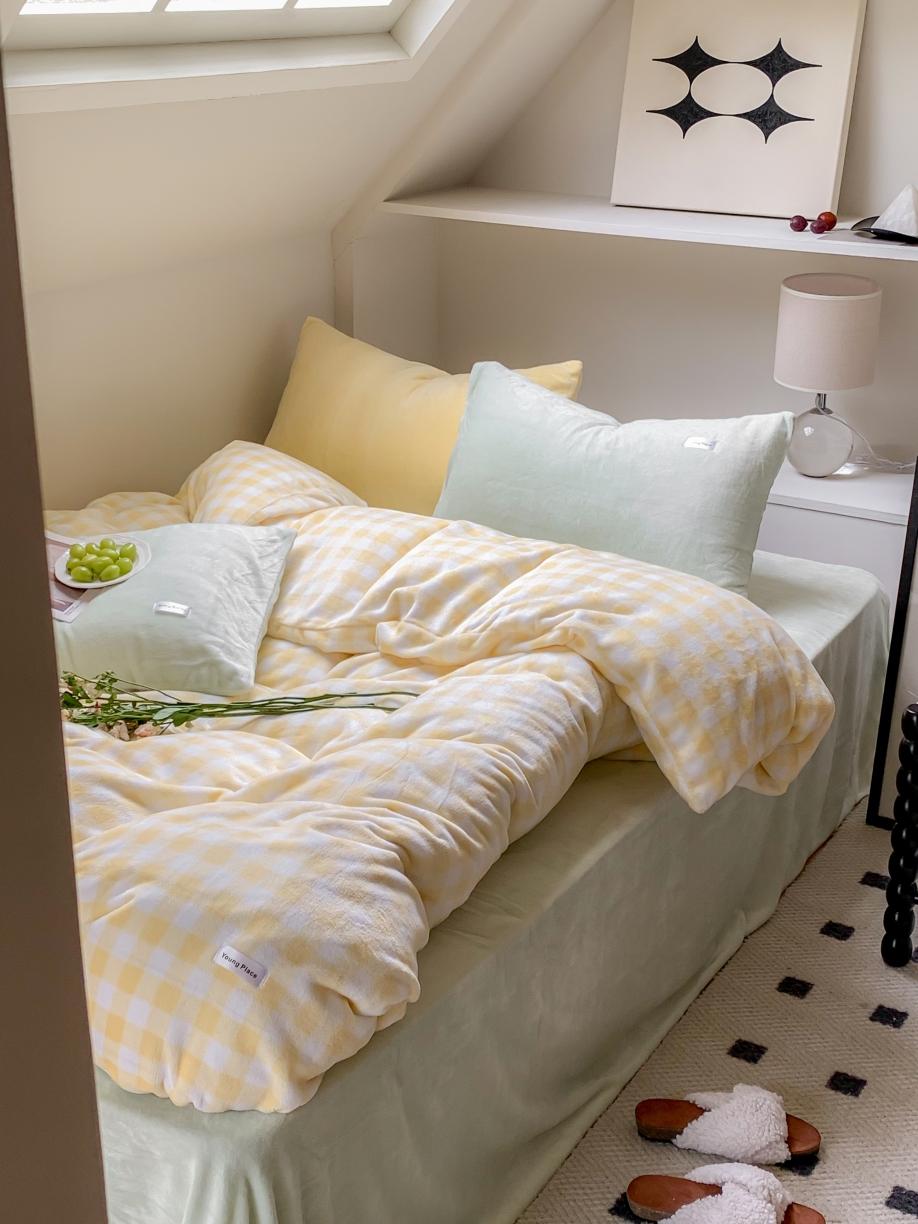 91家纺网 家纺一手货源 找家纺 （总）洋铭区2022新款小清新撞色系列绒四件套