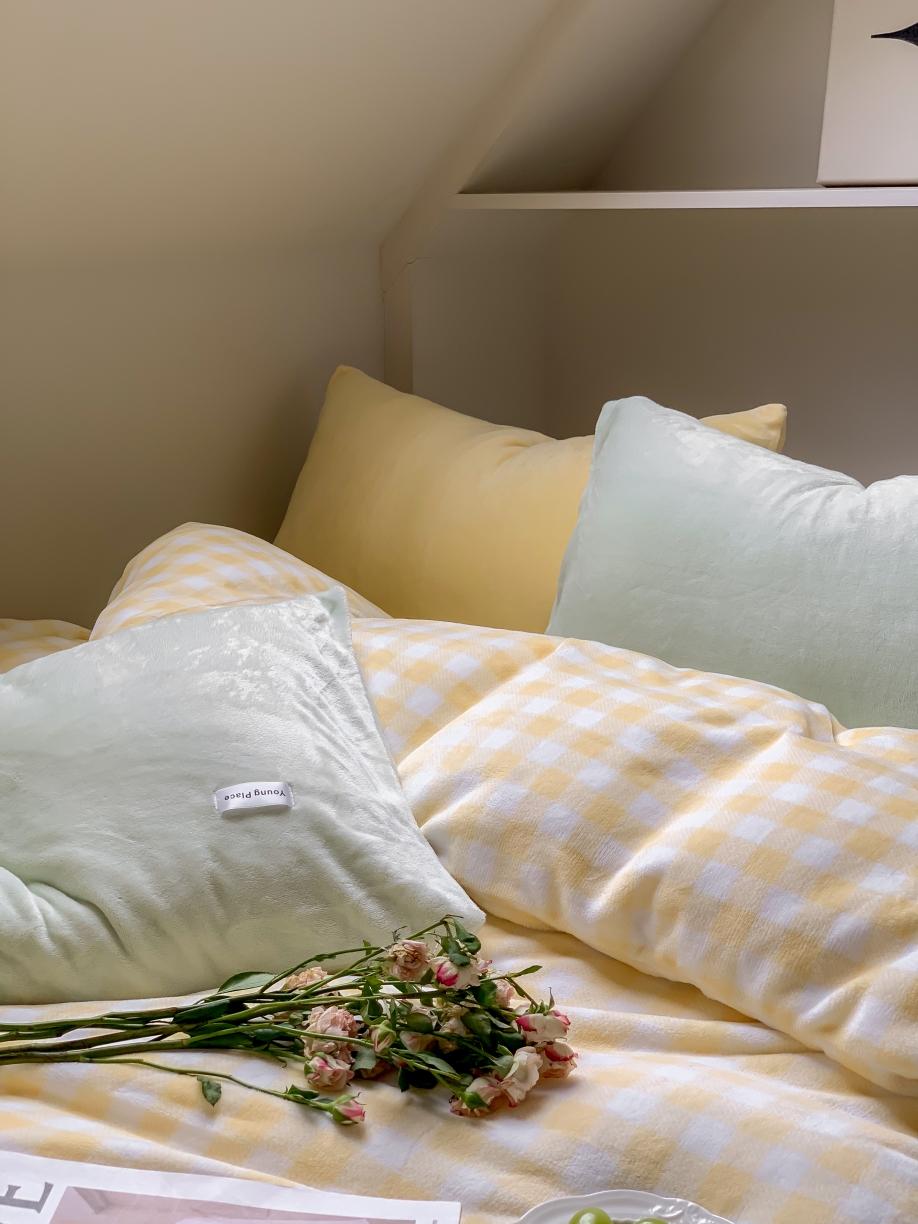 91家纺网 家纺一手货源 找家纺 （总）洋铭区2022新款小清新撞色系列绒四件套