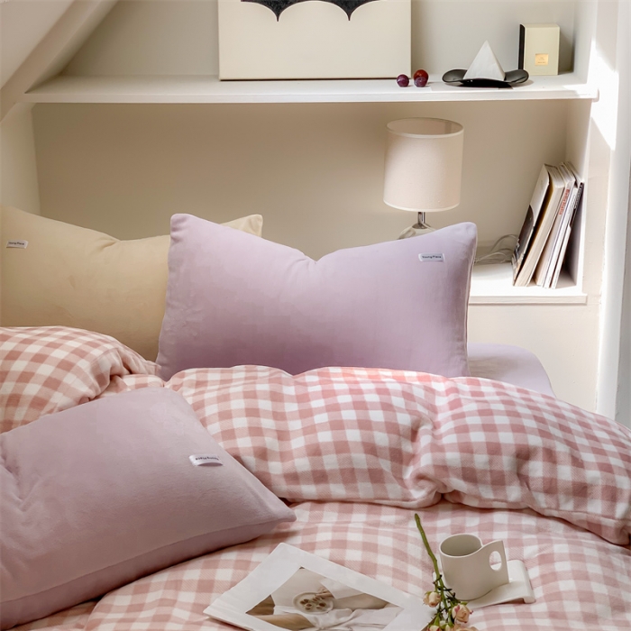 91家纺网 家纺一手货源 找家纺 洋铭区2022新款小清新撞色系列绒四件套 香芋格