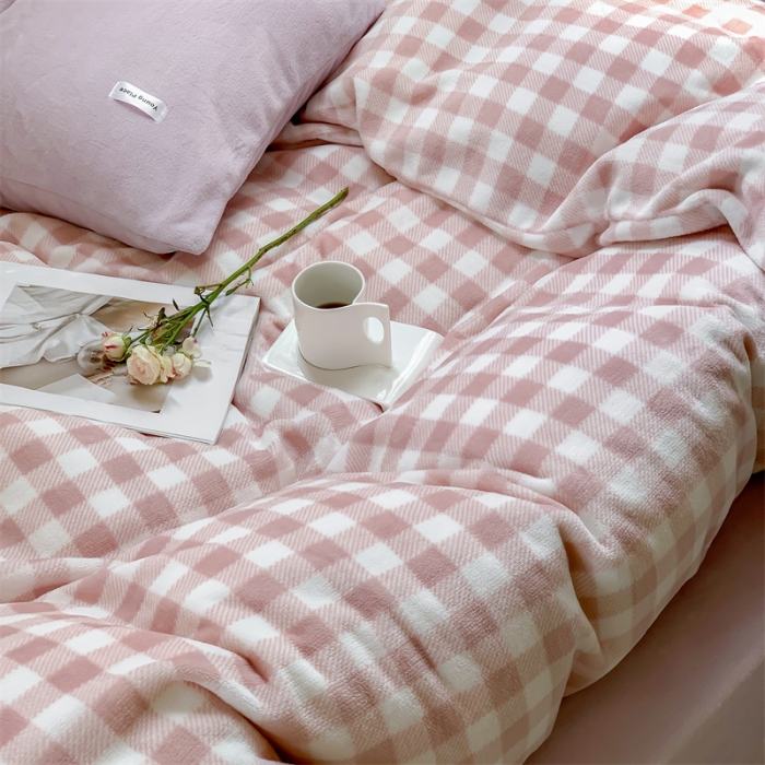 91家纺网 家纺一手货源 找家纺 洋铭区2022新款小清新撞色系列绒四件套 香芋格