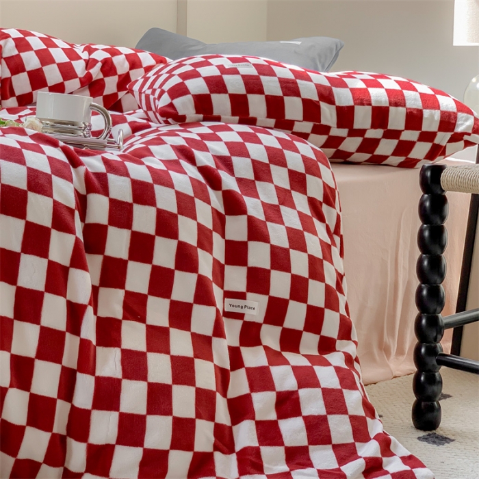 91家纺网 家纺一手货源 找家纺 洋铭区2022新款小清新撞色系列绒四件套 棋盘格红