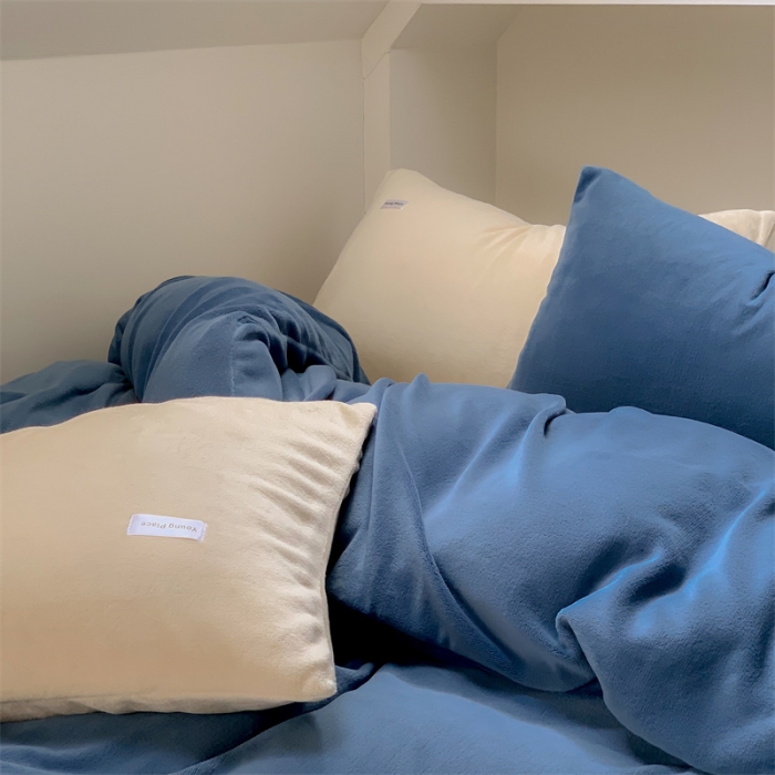 91家纺网 家纺一手货源 找家纺 洋铭区2022新款小清新撞色系列绒四件套 蓝嘟嘟