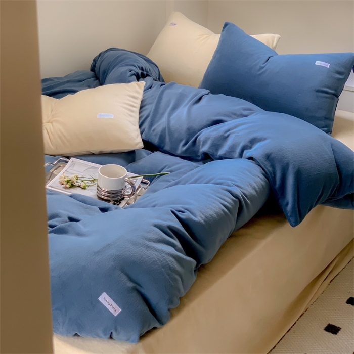 91家纺网 家纺一手货源 找家纺 洋铭区2022新款小清新撞色系列绒四件套 蓝嘟嘟