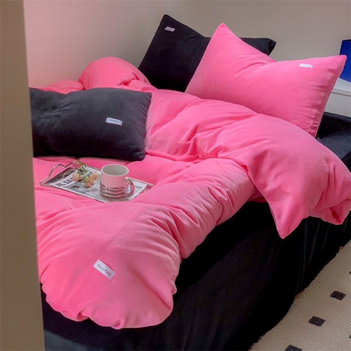 91家纺网 家纺一手货源 找家纺 洋铭区2022新款小清新撞色系列绒四件套 粉贝贝