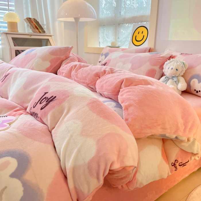 91家纺网 家纺一手货源 找家纺 金爱家 2023新款牛奶绒小清新四件套 爱心兔-粉