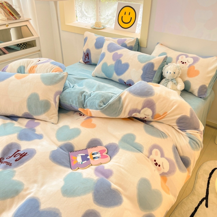 91家纺网 家纺一手货源 找家纺 金爱家 2023新款牛奶绒小清新四件套 爱心兔-兰