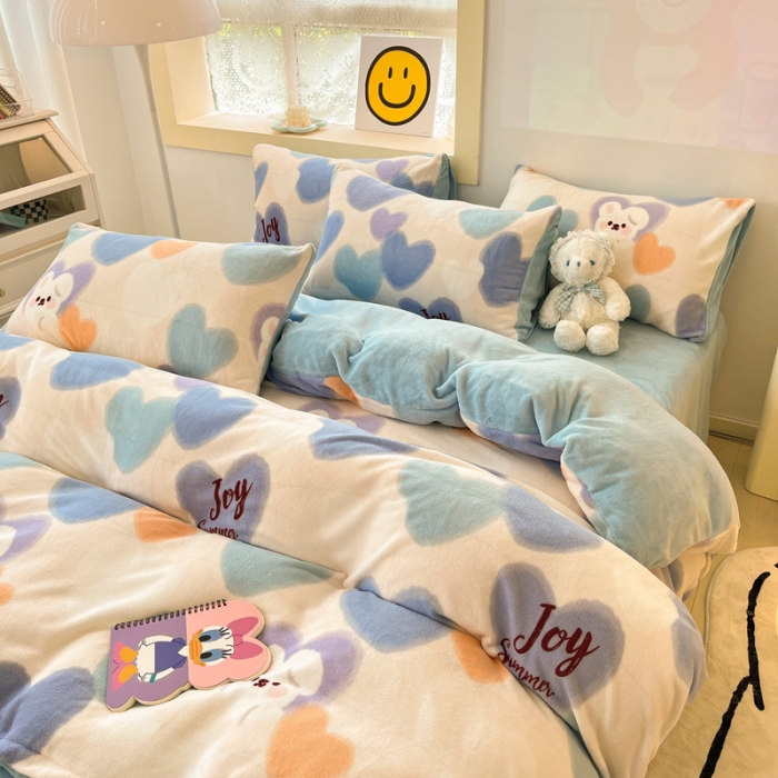 91家纺网 家纺一手货源 找家纺 金爱家 2023新款牛奶绒小清新四件套 爱心兔-兰