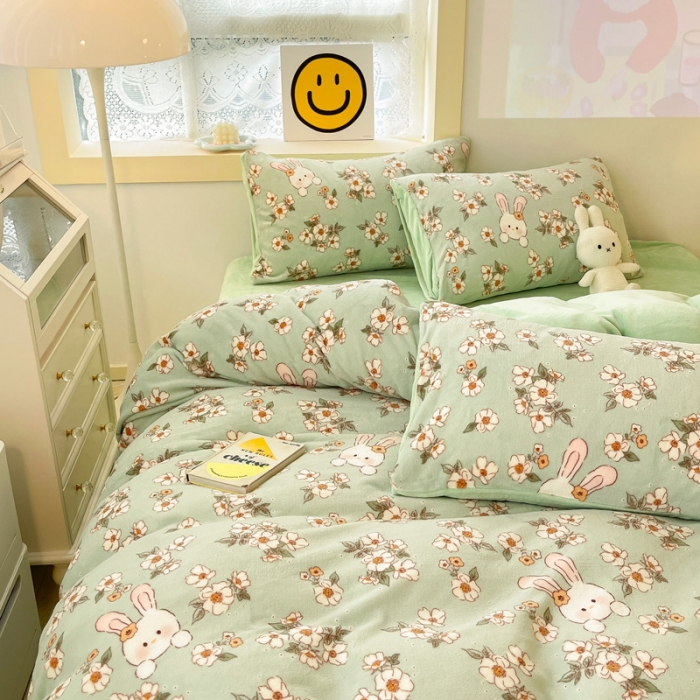 91家纺网 家纺一手货源 找家纺 金爱家 2023新款牛奶绒小清新四件套 浪漫花季