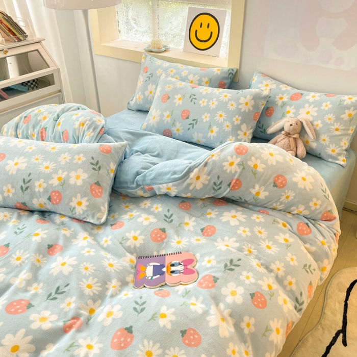 91家纺网 家纺一手货源 找家纺 金爱家 2023新款牛奶绒小清新四件套 蓝色