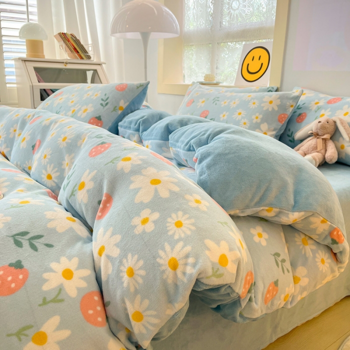 91家纺网 家纺一手货源 找家纺 金爱家 2023新款牛奶绒小清新四件套 蓝色