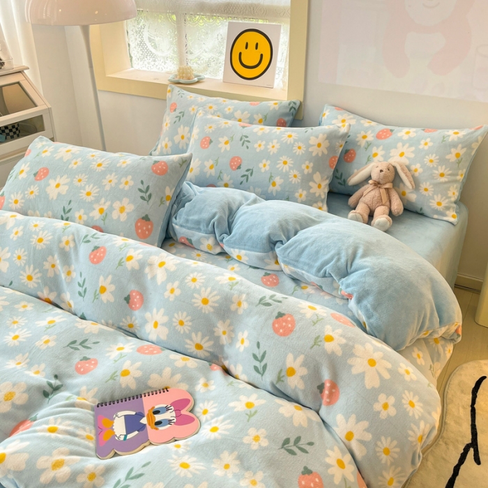 91家纺网 家纺一手货源 找家纺 金爱家 2023新款牛奶绒小清新四件套 蓝色