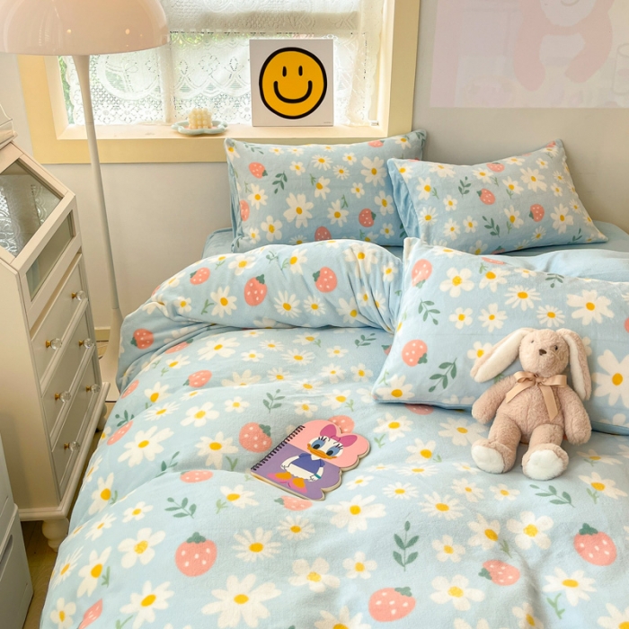 91家纺网 家纺一手货源 找家纺 金爱家 2023新款牛奶绒小清新四件套 蓝色