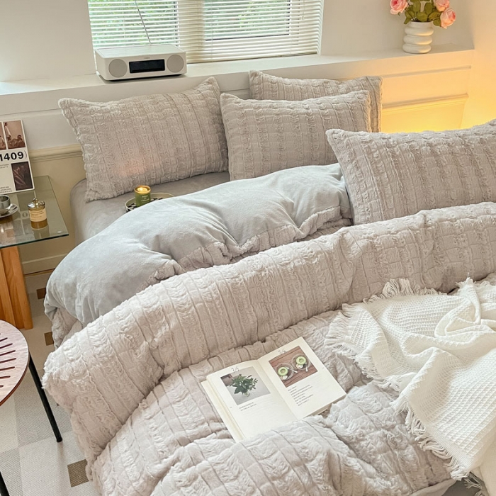 91家纺网 家纺一手货源 找家纺 金爱家 2023新款全消光牛奶绒獭兔毛绒四件套 兔毛绒-典雅灰