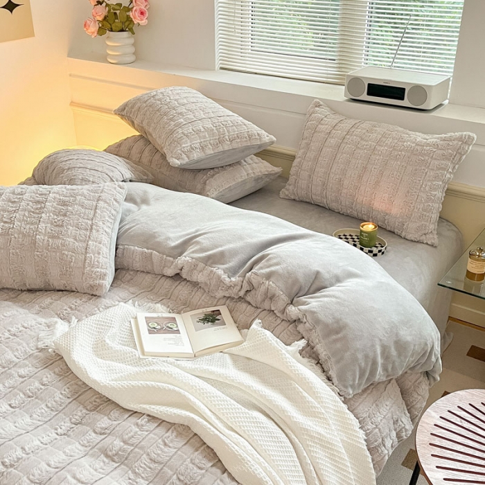 91家纺网 家纺一手货源 找家纺 金爱家 2023新款全消光牛奶绒獭兔毛绒四件套 兔毛绒-典雅灰