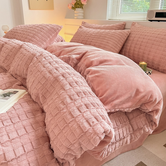 91家纺网 家纺一手货源 找家纺 金爱家 2023新款全消光牛奶绒獭兔毛绒四件套 兔毛绒-蜜桃粉