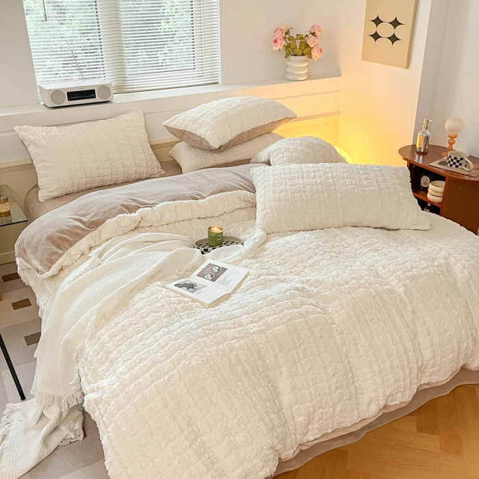 91家纺网 家纺一手货源 找家纺 金爱家 2023新款全消光牛奶绒獭兔毛绒四件套 兔毛绒-奶白咖