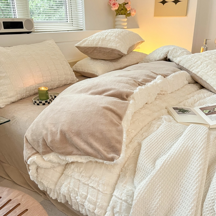 91家纺网 家纺一手货源 找家纺 金爱家 2023新款全消光牛奶绒獭兔毛绒四件套 兔毛绒-奶白咖