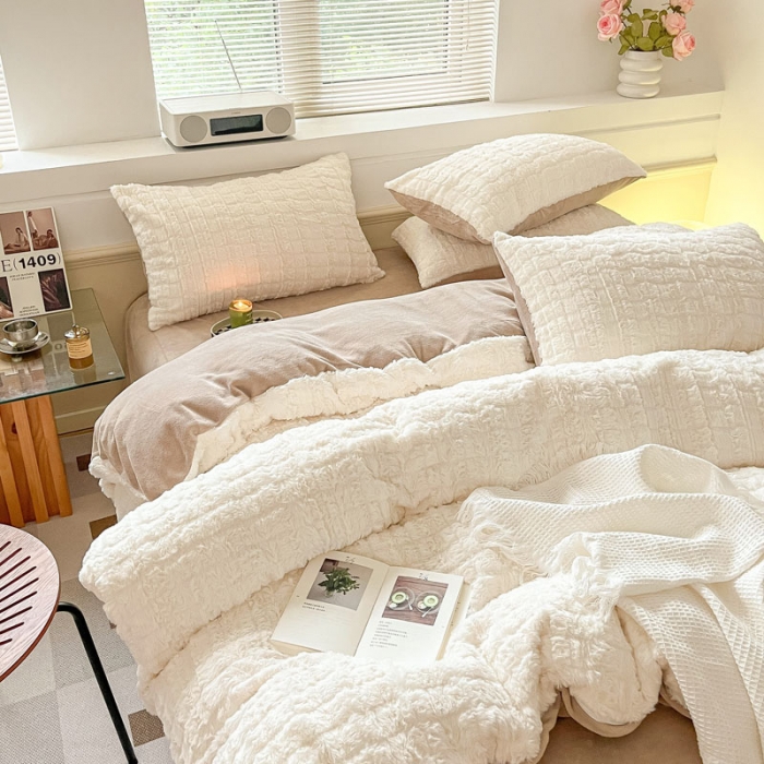 91家纺网 家纺一手货源 找家纺 金爱家 2023新款全消光牛奶绒獭兔毛绒四件套 兔毛绒-奶白咖