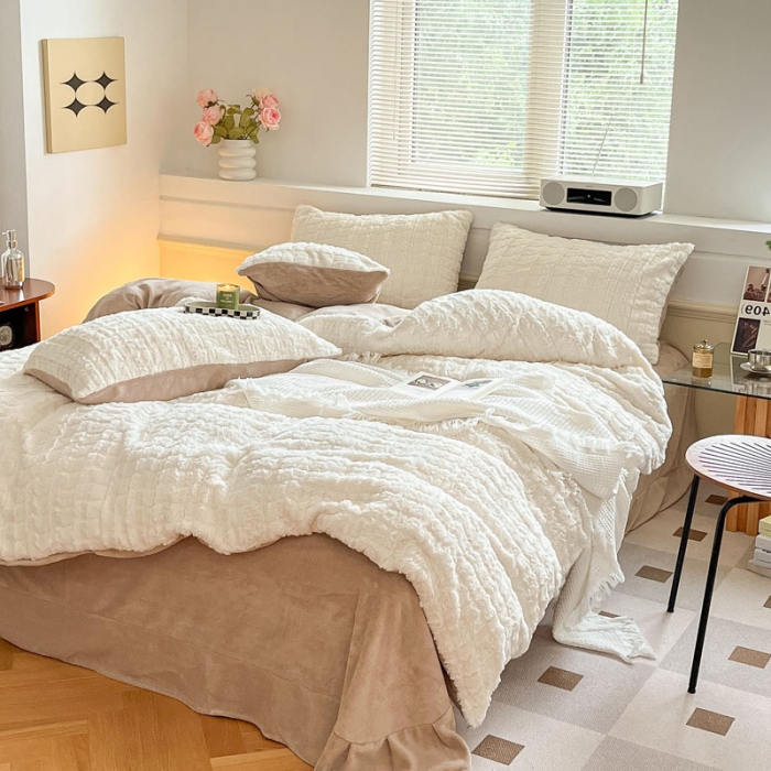 91家纺网 家纺一手货源 找家纺 金爱家 2023新款全消光牛奶绒獭兔毛绒四件套 兔毛绒-奶白咖