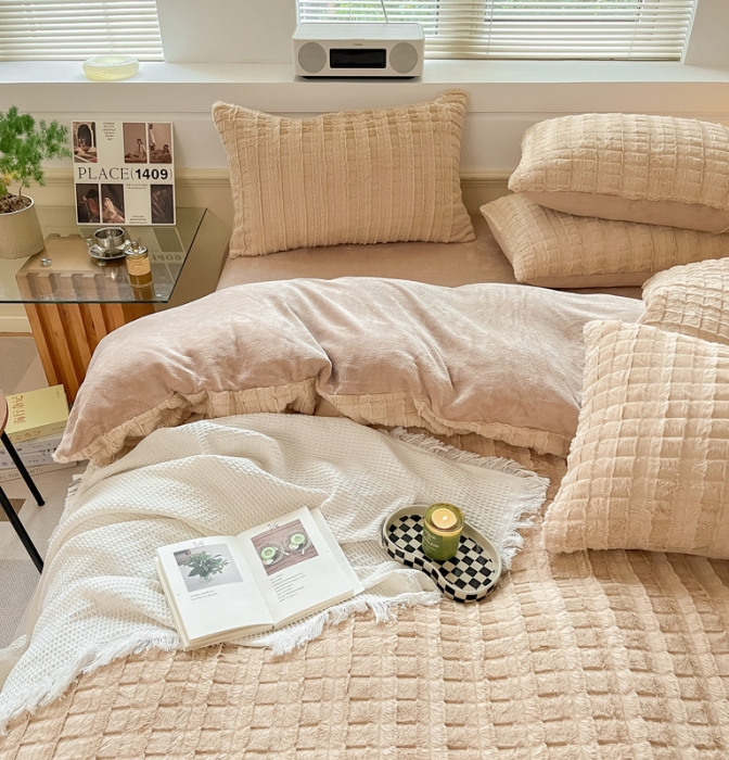 91家纺网 家纺一手货源 找家纺 金爱家 2023新款全消光牛奶绒獭兔毛绒四件套 兔毛绒-奶咖