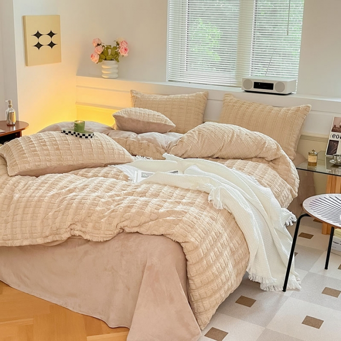 91家纺网 家纺一手货源 找家纺 金爱家 2023新款全消光牛奶绒獭兔毛绒四件套 兔毛绒-奶咖