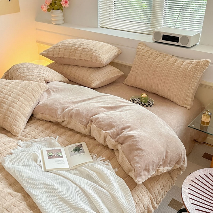 91家纺网 家纺一手货源 找家纺 金爱家 2023新款全消光牛奶绒獭兔毛绒四件套 兔毛绒-奶咖