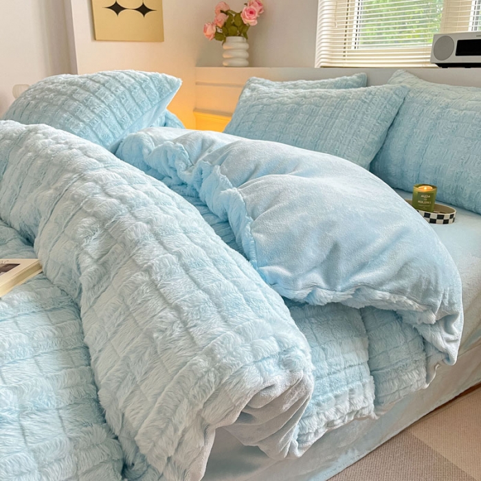 91家纺网 家纺一手货源 找家纺 金爱家 2023新款全消光牛奶绒獭兔毛绒四件套 兔毛绒-天空蓝