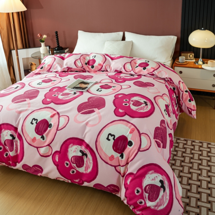 91家纺网 家纺一手货源 找家纺 乐视 2024新款加厚高密全棉磨毛被套 草莓熊熊