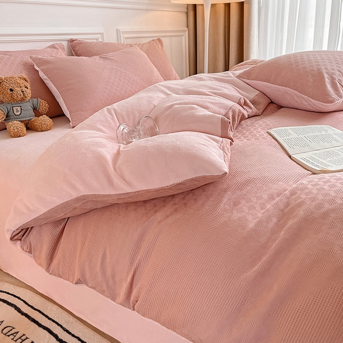 91家纺网 家纺一手货源 找家纺 金丝鸟 2022全棉华夫格提花加牛奶绒四件套 拉夫格粉