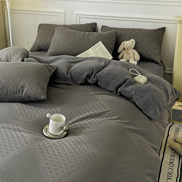 91家纺网 家纺一手货源 找家纺 金丝鸟 2022全棉华夫格提花加牛奶绒四件套 拉夫格灰