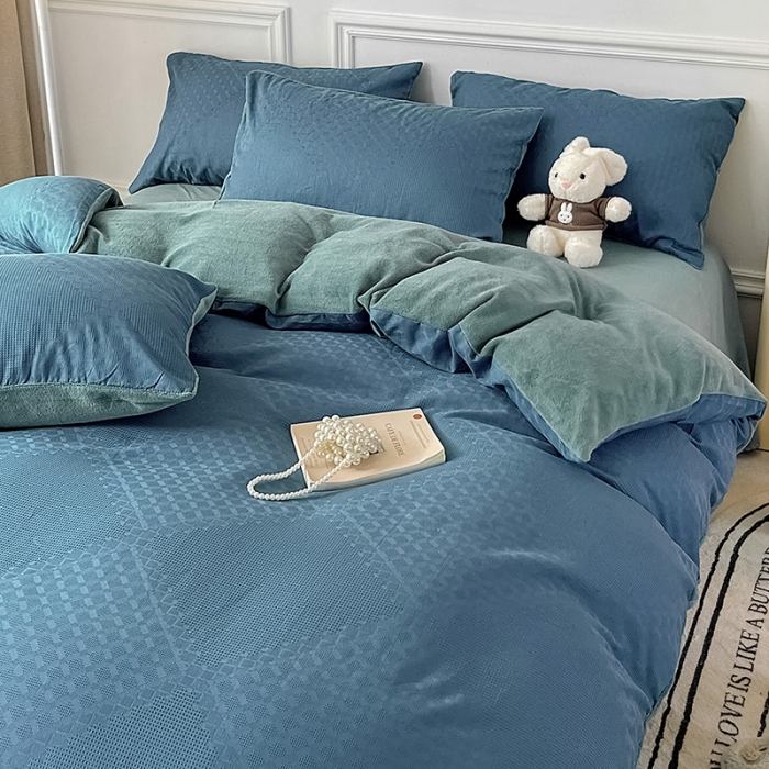 91家纺网 家纺一手货源 找家纺 金丝鸟 2022全棉华夫格提花加牛奶绒四件套 拉夫格蓝