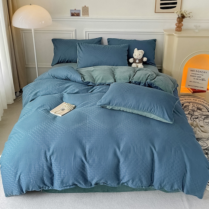 91家纺网 家纺一手货源 找家纺 金丝鸟 2022全棉华夫格提花加牛奶绒四件套 拉夫格蓝