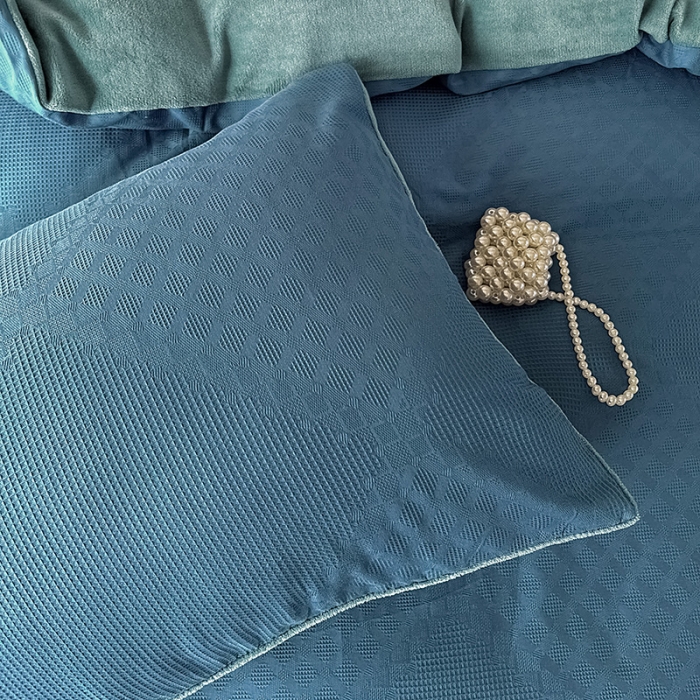 91家纺网 家纺一手货源 找家纺 金丝鸟 2022全棉华夫格提花加牛奶绒四件套 拉夫格蓝