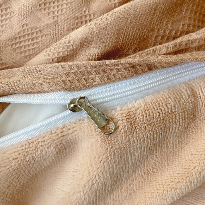 91家纺网 家纺一手货源 找家纺 金丝鸟 2022全棉华夫格提花加牛奶绒四件套 拉夫格驼