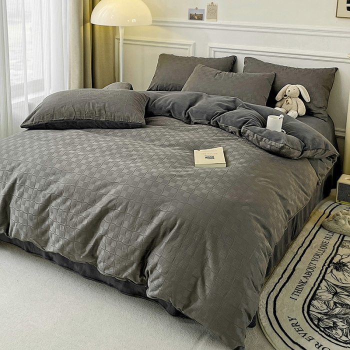 91家纺网 家纺一手货源 找家纺 金丝鸟 2022全棉华夫格提花加牛奶绒四件套 苏珊格灰