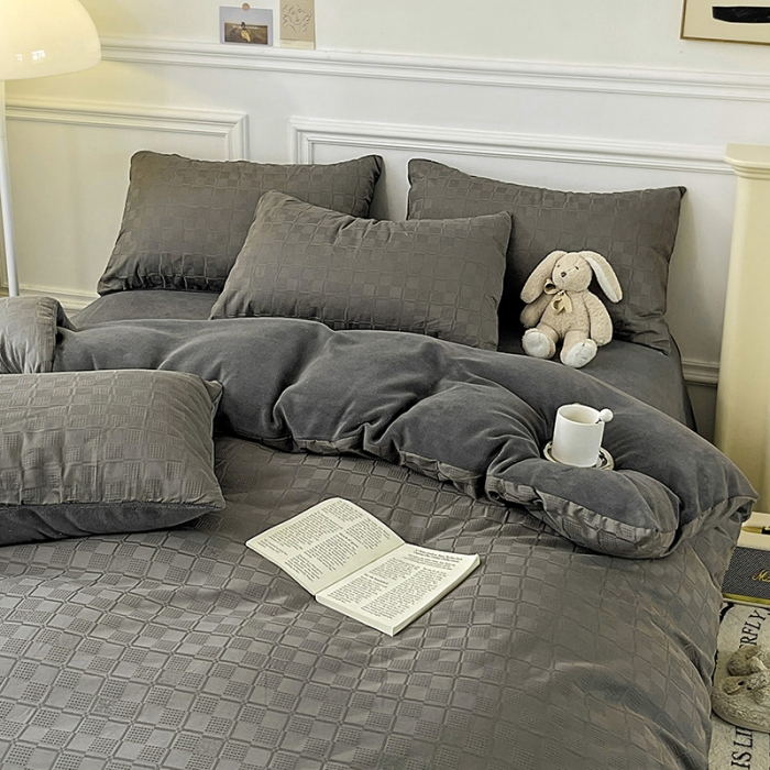 91家纺网 家纺一手货源 找家纺 金丝鸟 2022全棉华夫格提花加牛奶绒四件套 苏珊格灰